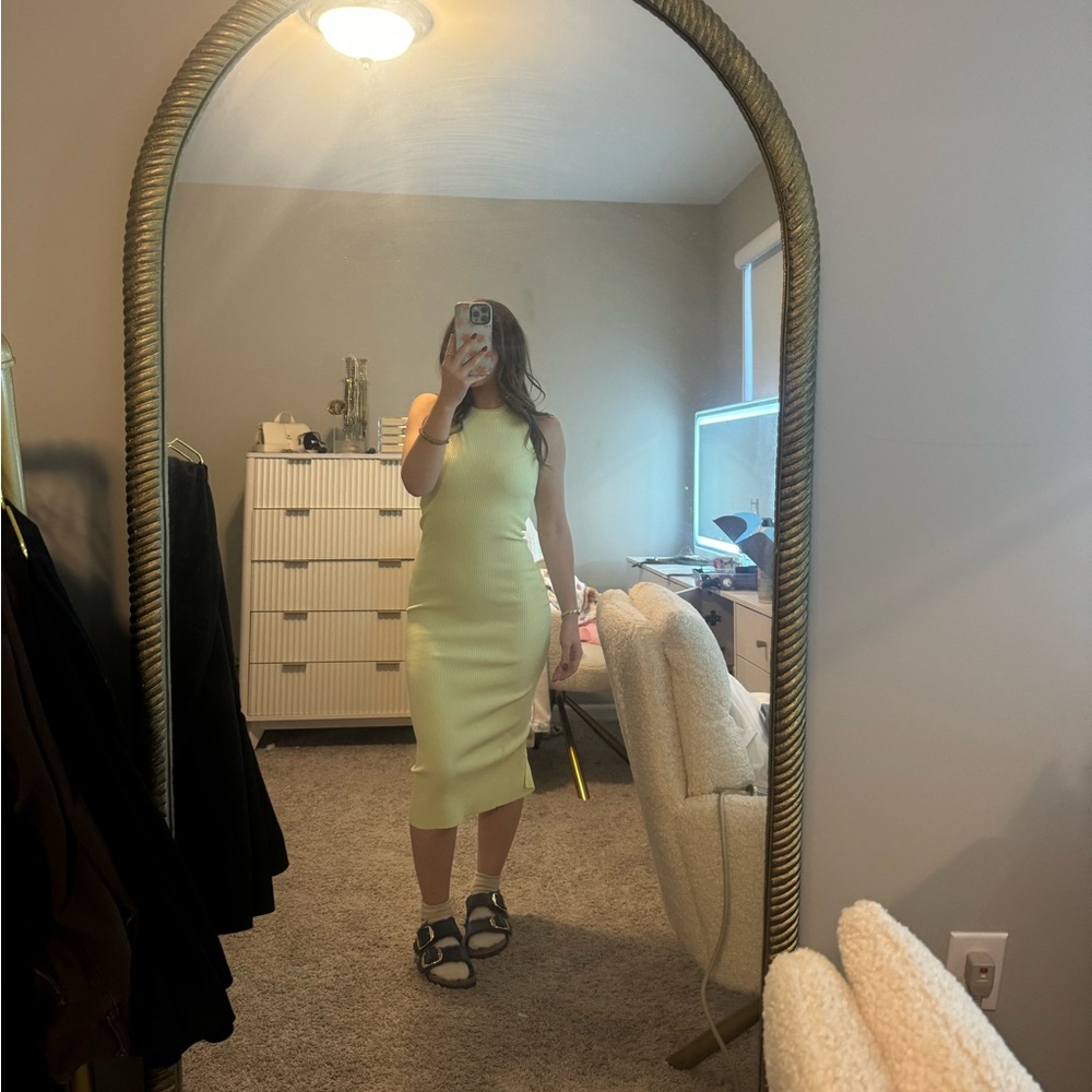 Pale green express dress XS